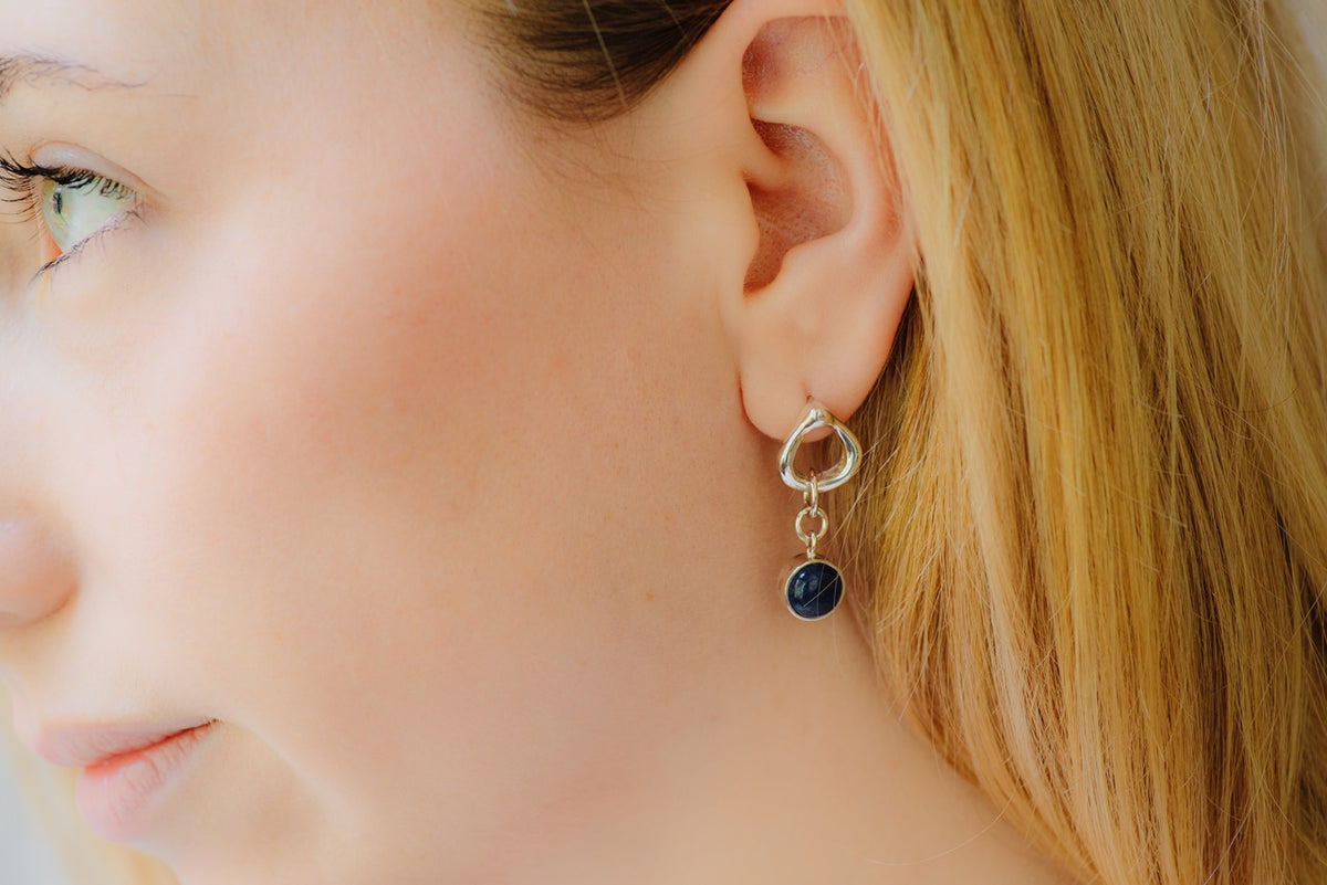 Loop Earrings with Stone– Aki Ishihara